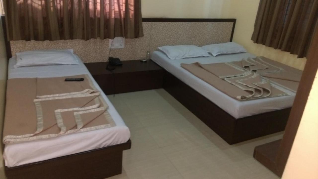 Sai Niwas Hotel Shirdi Ngoại thất bức ảnh