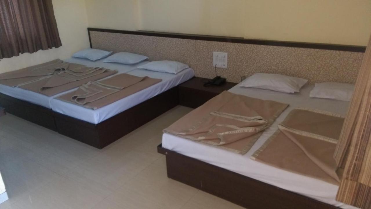 Sai Niwas Hotel Shirdi Ngoại thất bức ảnh
