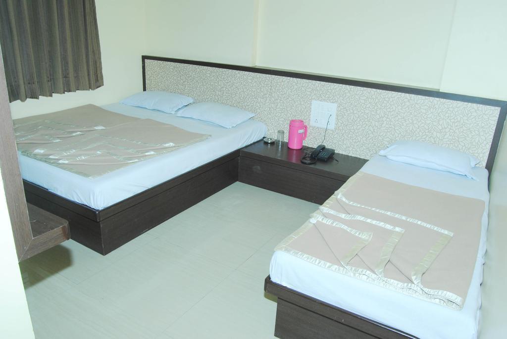 Sai Niwas Hotel Shirdi Ngoại thất bức ảnh