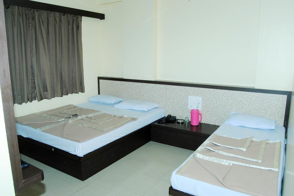 Sai Niwas Hotel Shirdi Ngoại thất bức ảnh