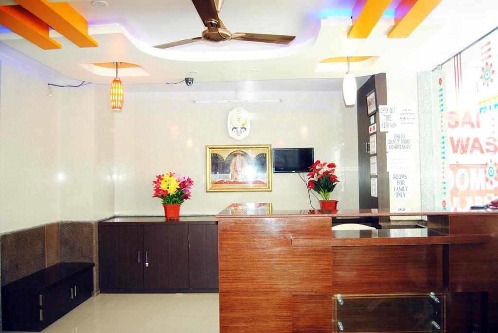 Sai Niwas Hotel Shirdi Ngoại thất bức ảnh